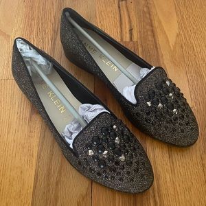 Women’s 8.5 Anne Klein gold and black studded loafer